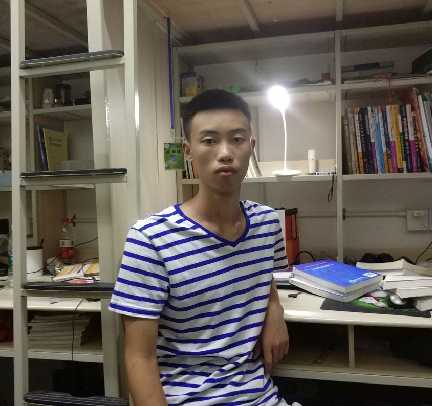 张教员的照片_成都